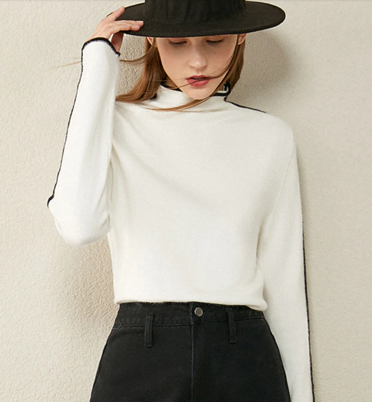 Long sleeve Black & White Sweater